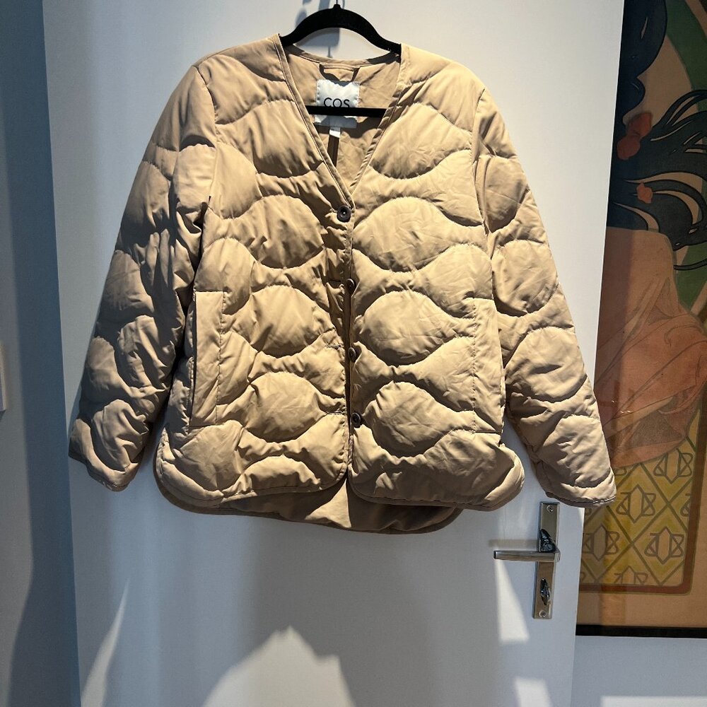 COS Quilted Long Sleeve Button front Tan Puffer jacket Women's size Medium